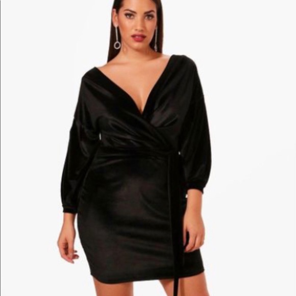 Boohoo Plus Dresses & Skirts - Boohoo Curve Velvet Plunge Dress Size 16